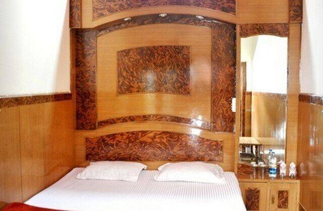 Hotel Le Ville, Haridwar 4